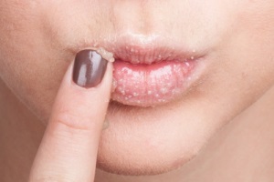 Primero necesitas prepararte adecuadamente para la aplicación de la barra de labios mate: